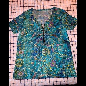 Light silky paisley top with zipper